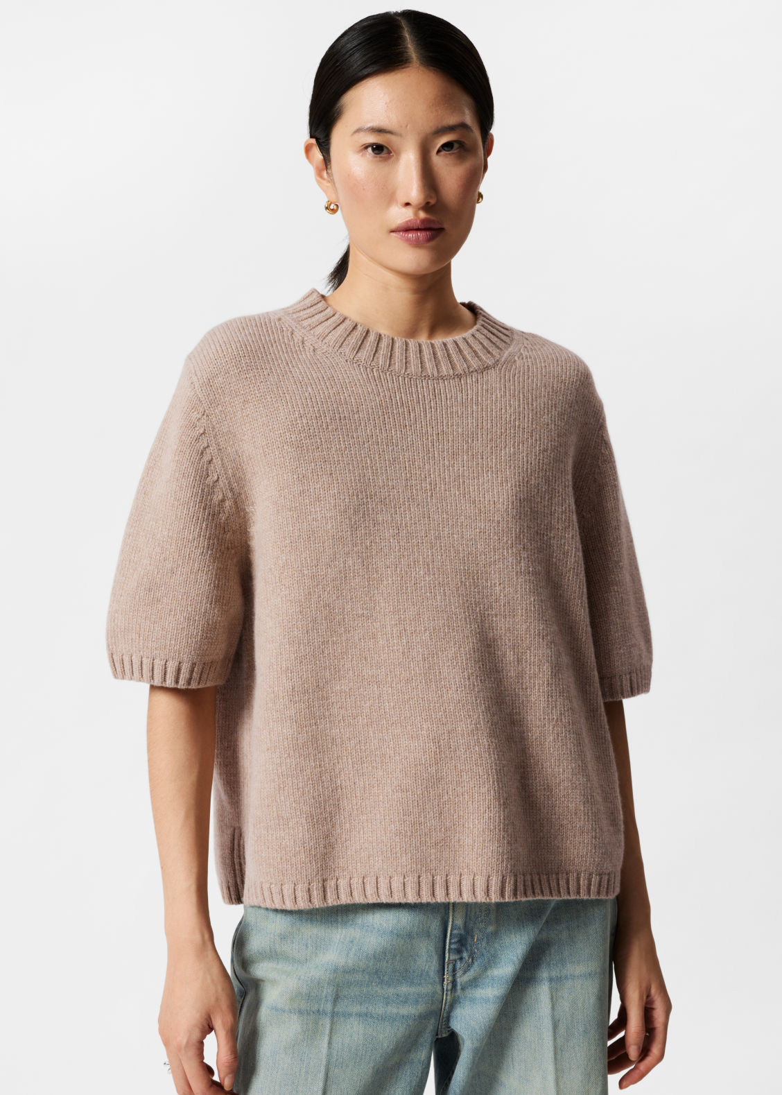10 Methods to Model a Cashmere Sweater That Really feel Very 2025