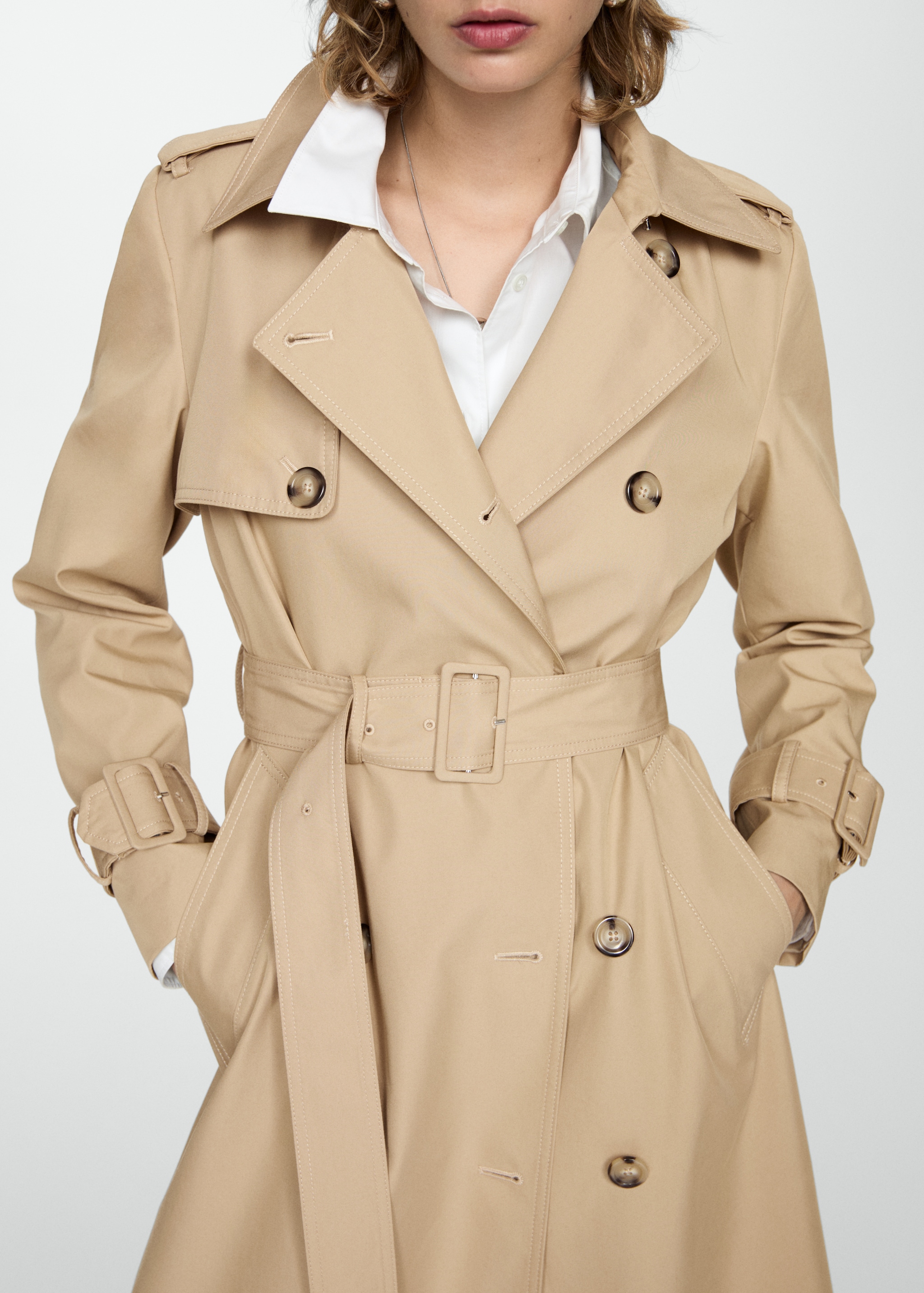 If You See a Celeb on the Airport, There is a 75% Likelihood They're Carrying This Staple