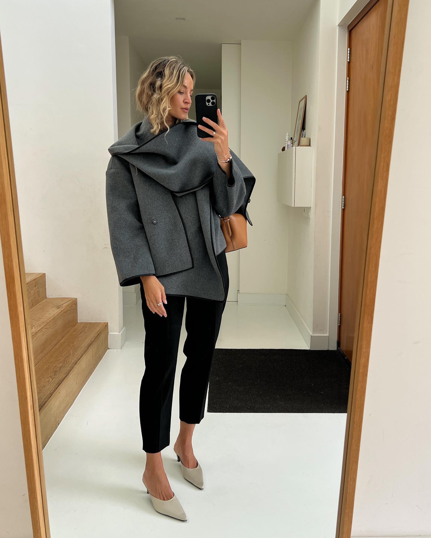 5 Methods to Put on the Anti-Saggy Pant Pattern That Has Us Divided
