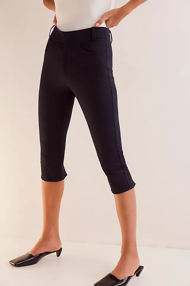 5 Methods to Put on the Anti-Saggy Pant Pattern That Has Us Divided