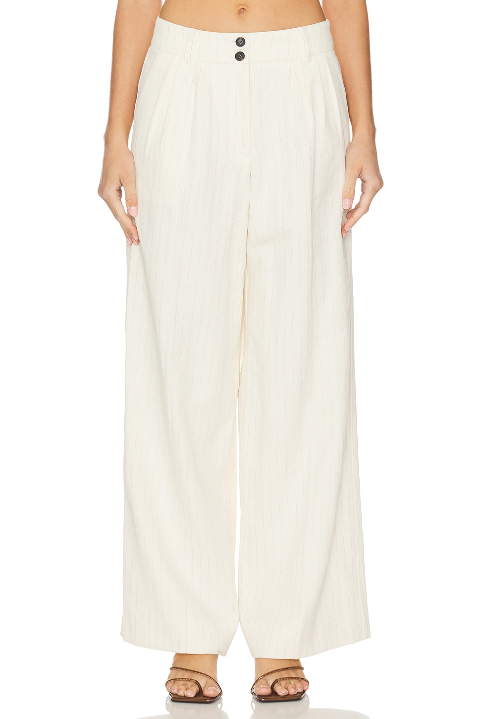 This Timeless Colour Combo Is Defining the Season's Chicest Outfits