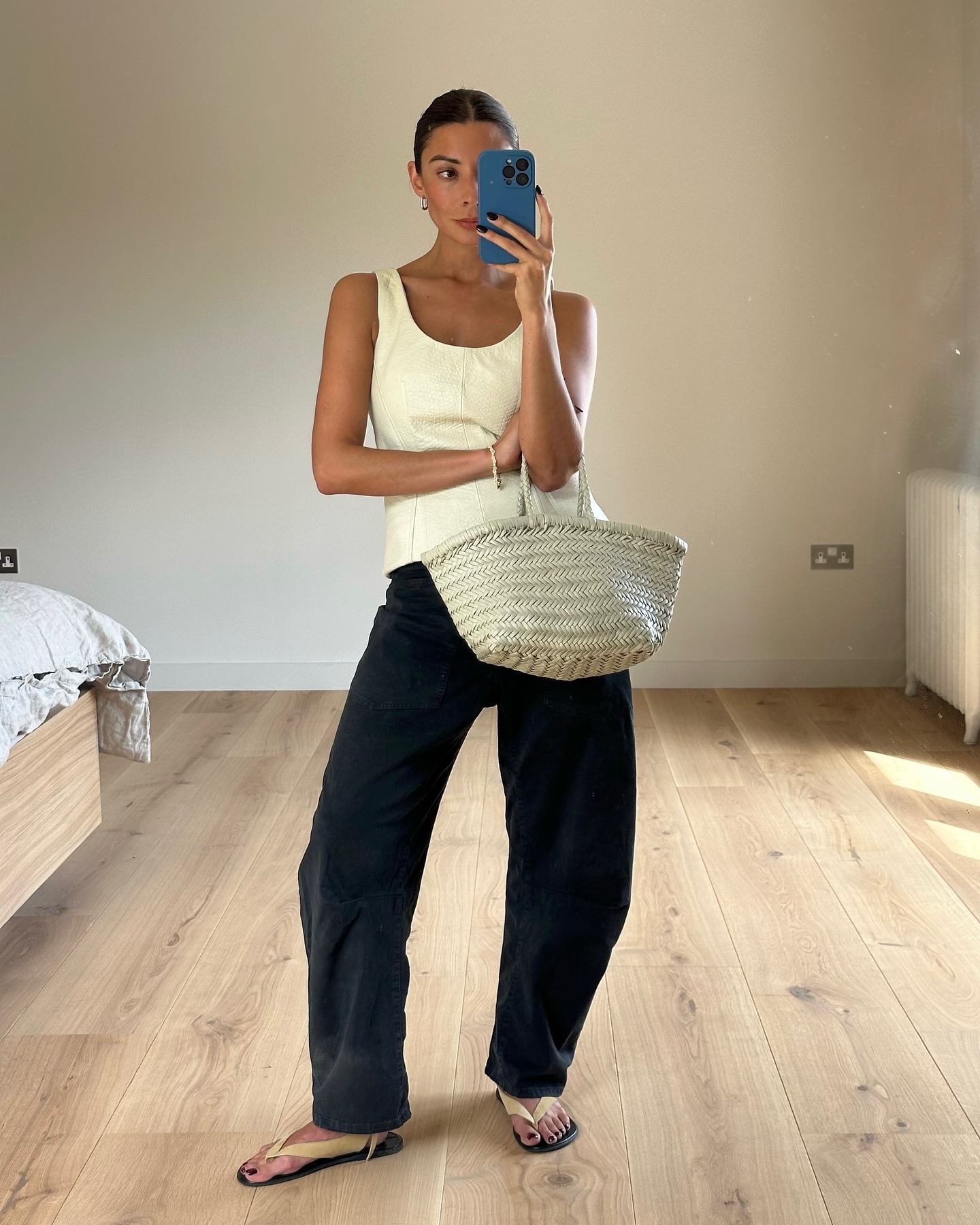 9 Methods Everybody Is Carrying 2025's Most Viral Denim Development