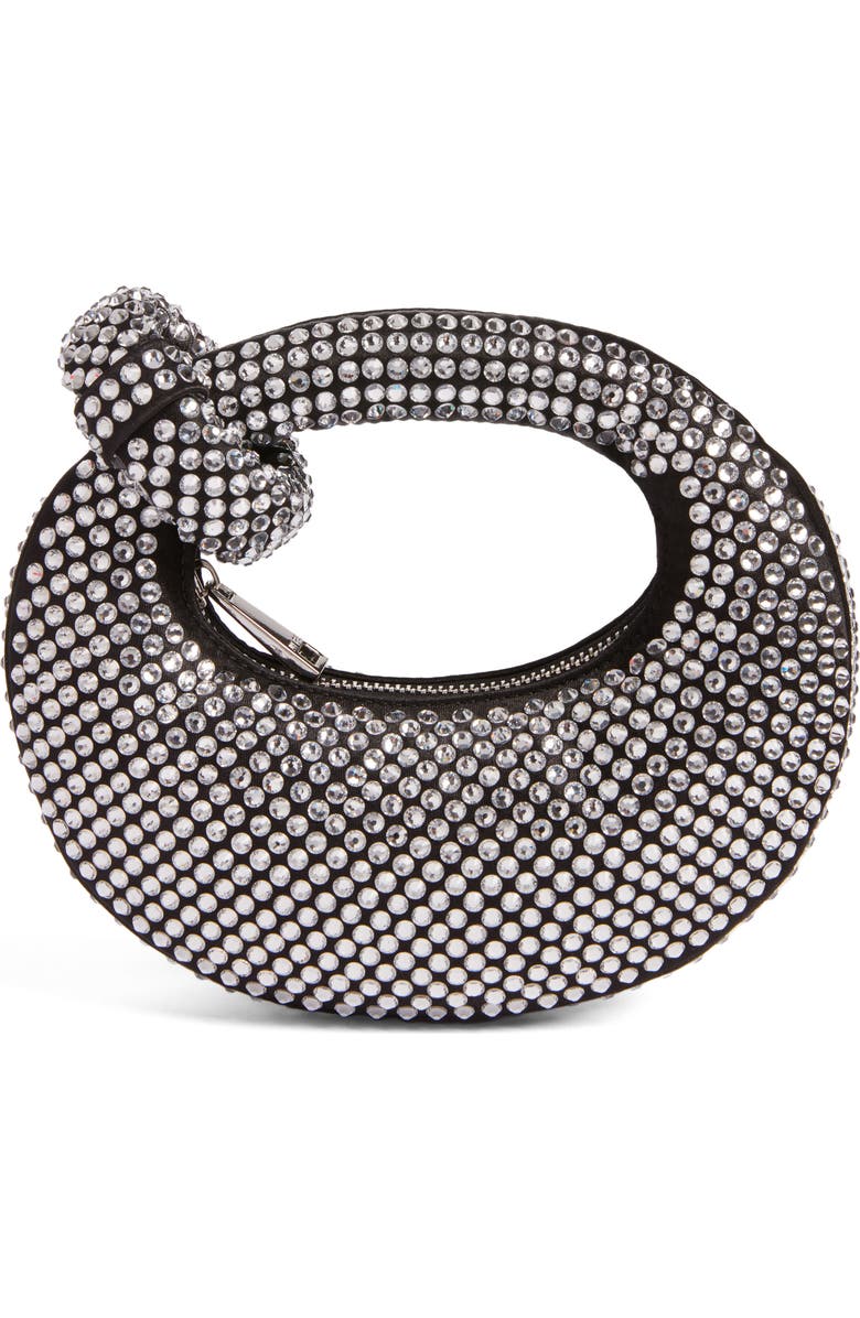 6 Methods Trend Individuals Put on Sparkles With out Wanting Over-the-Prime