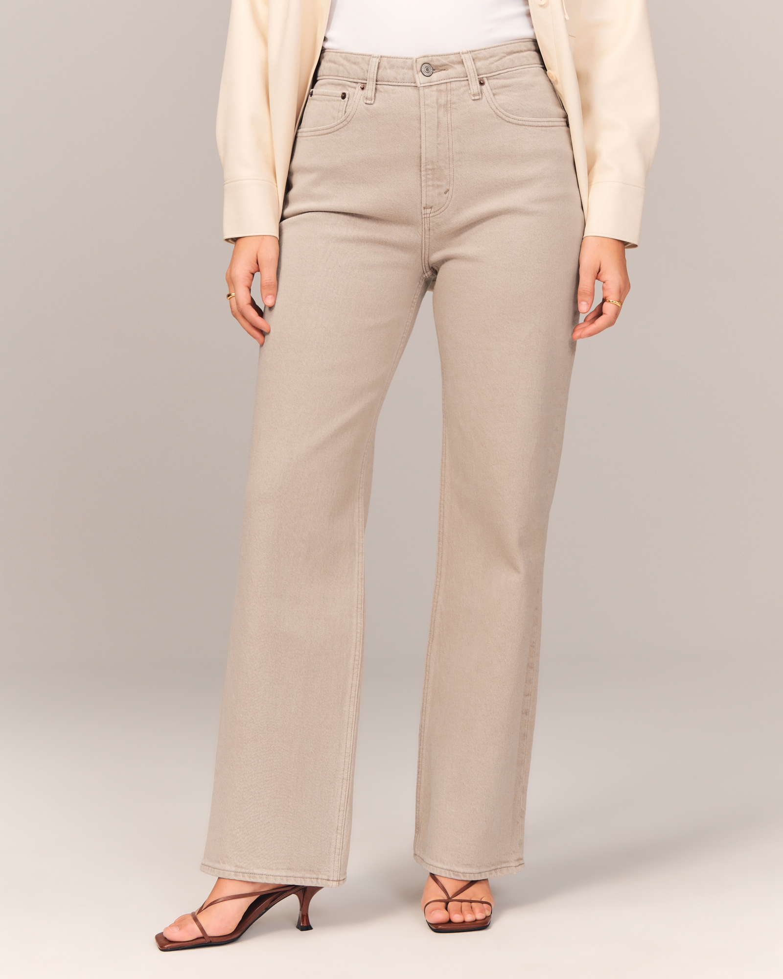 This Timeless Colour Combo Is Defining the Season's Chicest Outfits