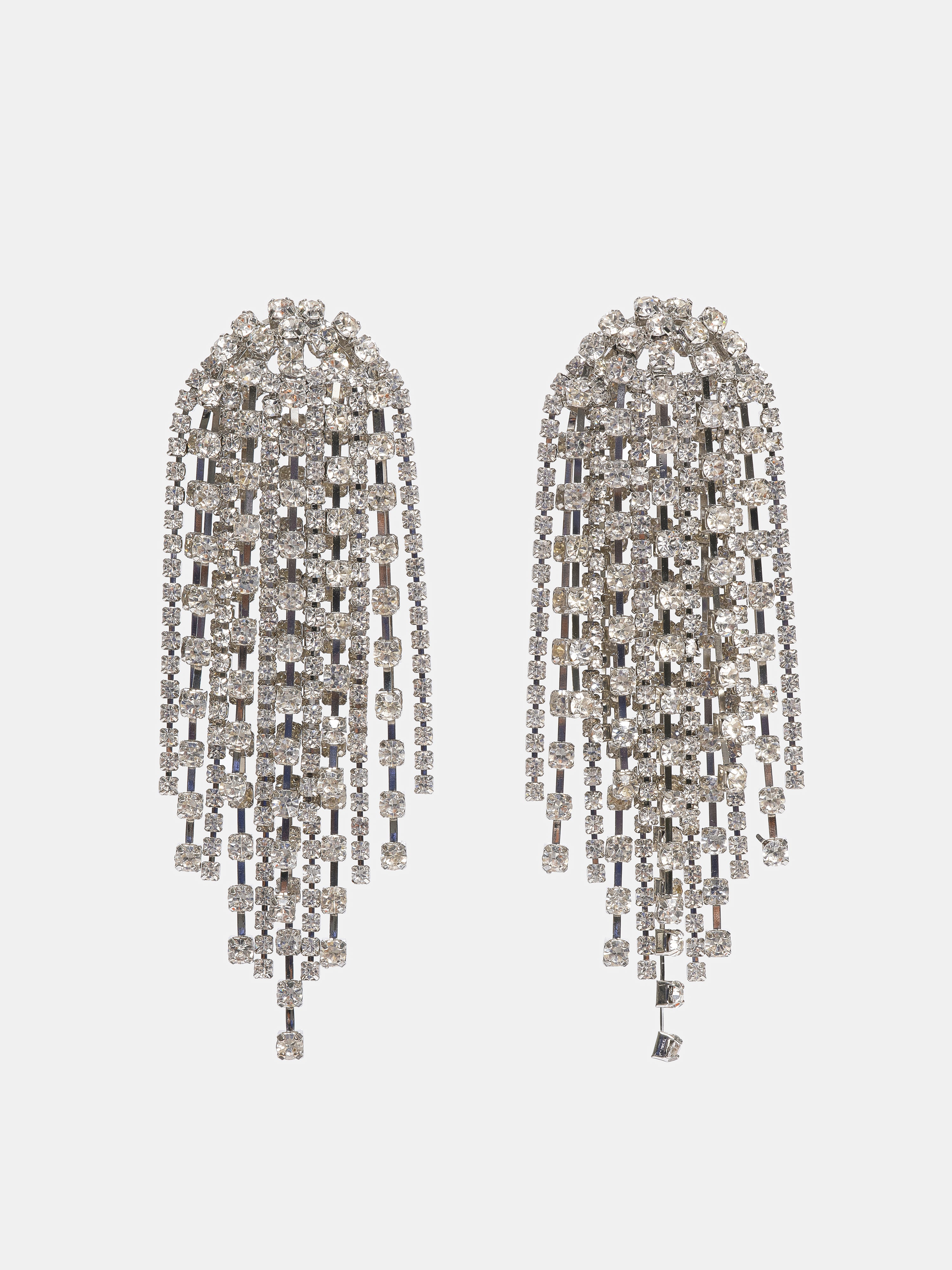 6 Methods Trend Individuals Put on Sparkles With out Wanting Over-the-Prime