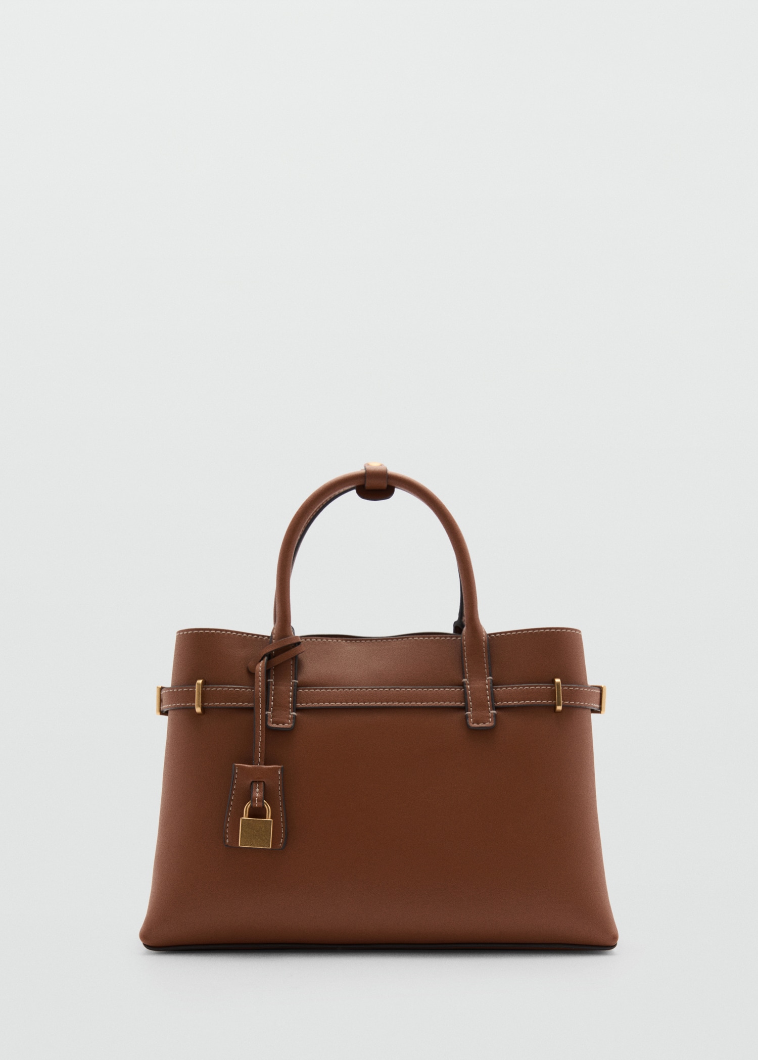 4 Anti-Development Outfits I Spot Each Time I am in Europe