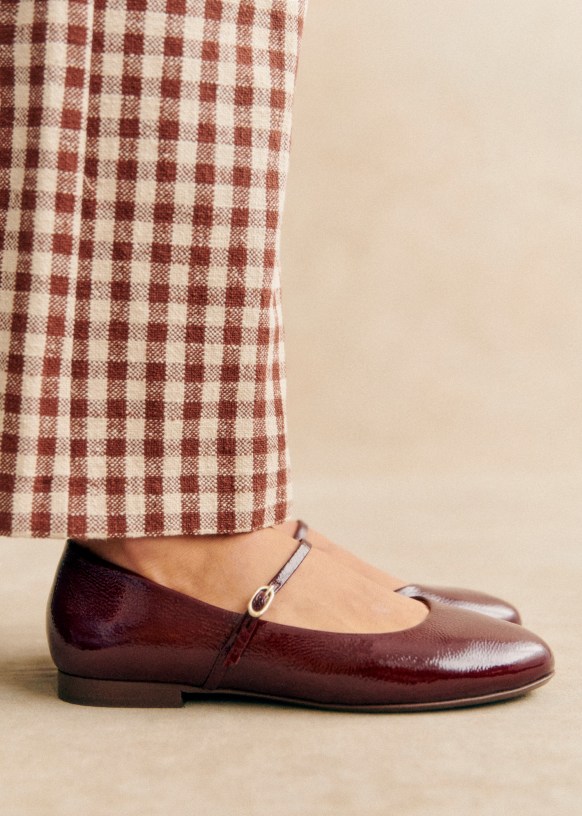 5 Methods to Put on the Anti-Saggy Pant Pattern That Has Us Divided