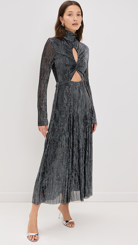 6 Methods Trend Individuals Put on Sparkles With out Wanting Over-the-Prime