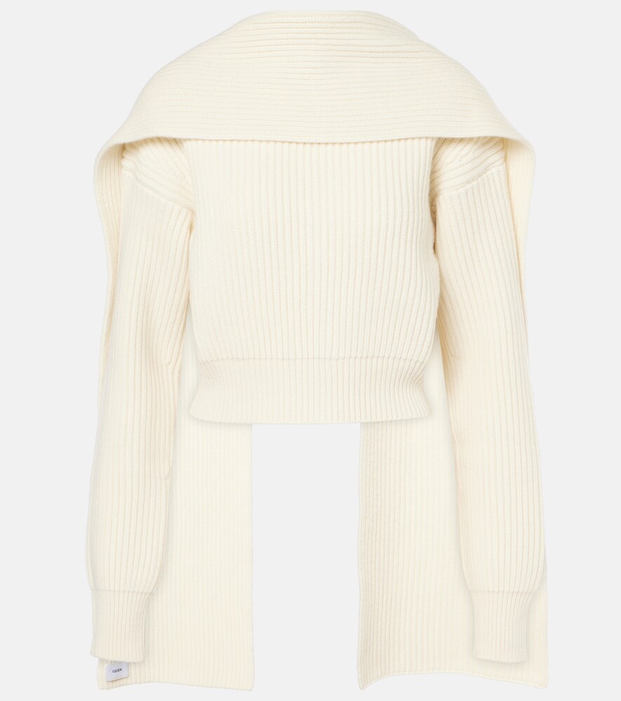 10 Methods to Model a Cashmere Sweater That Really feel Very 2025