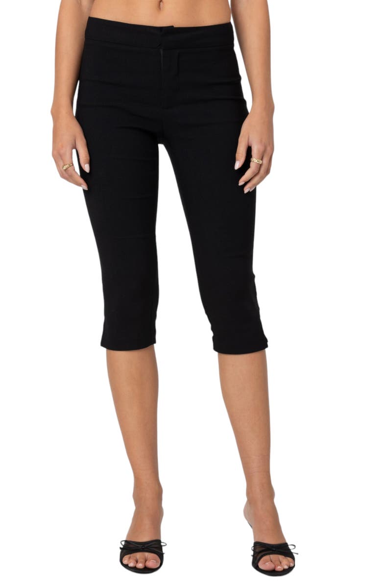 5 Methods to Put on the Anti-Saggy Pant Pattern That Has Us Divided