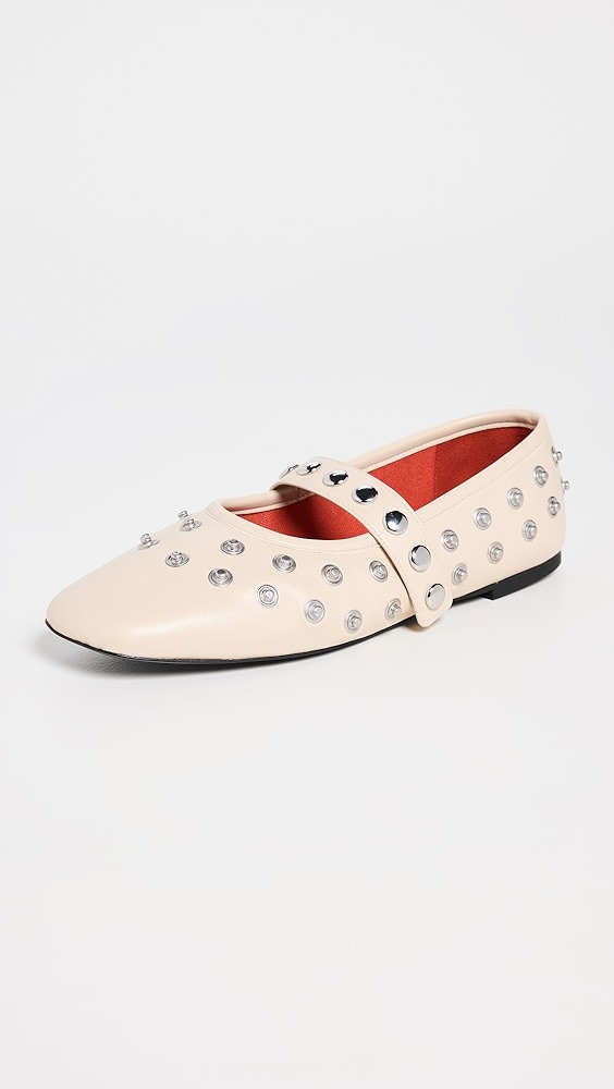 I Thought I Hated Skinny Denims, However These 5 Shoe Types Make Them Really feel Cool Once more