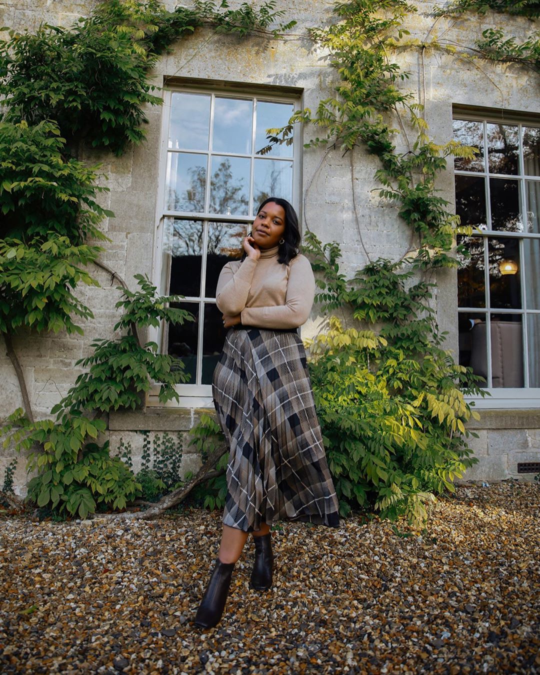15 Outfits to Put on With Your Black Ankle Boots