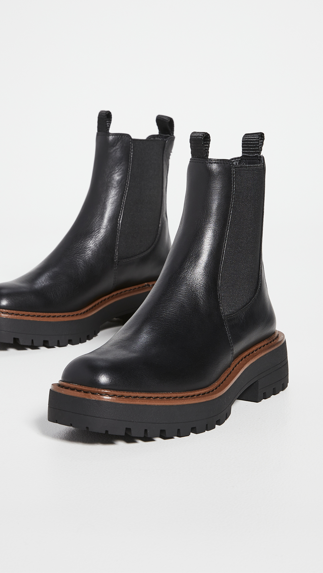 15 Outfits to Put on With Your Black Ankle Boots