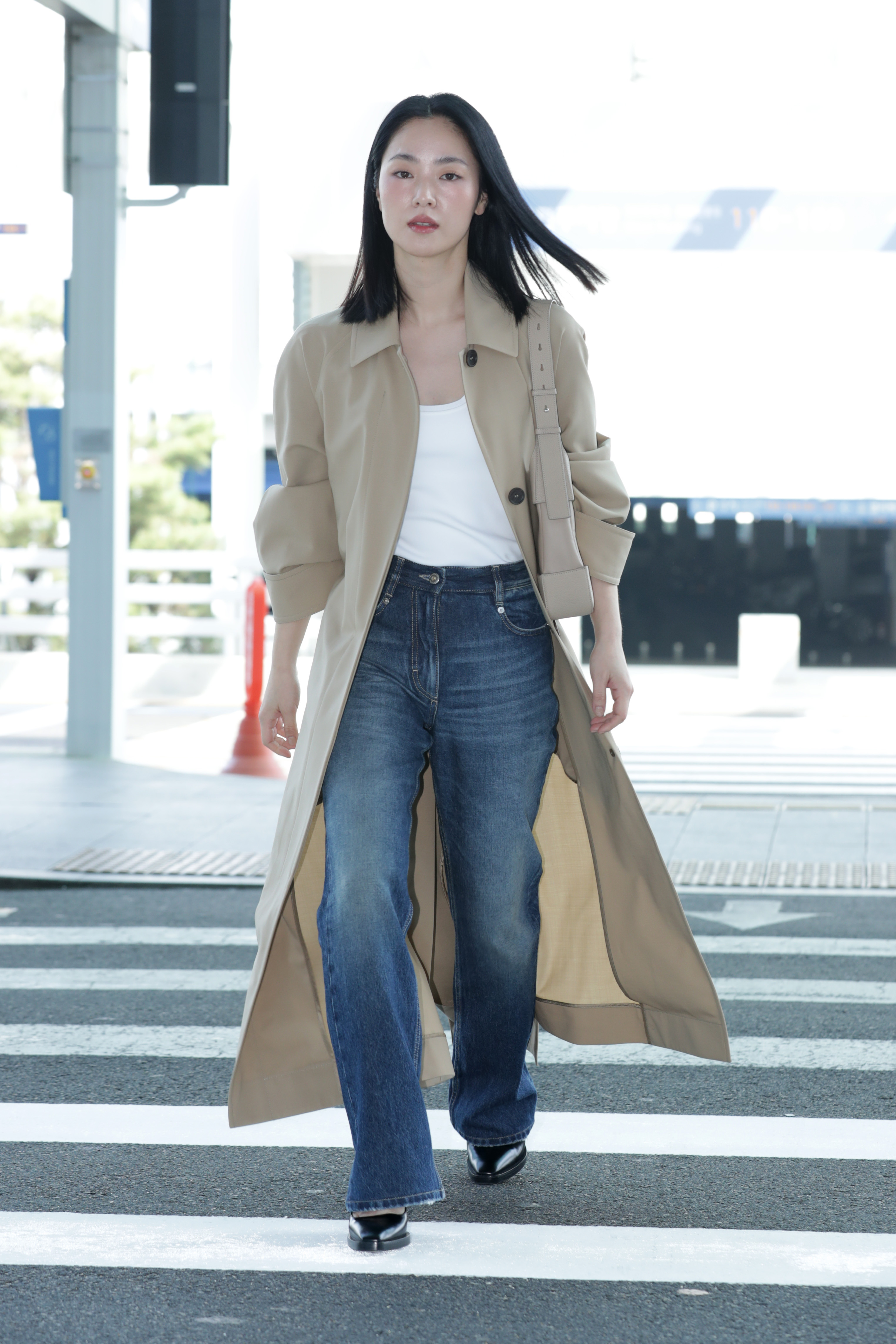 If You See a Celeb on the Airport, There is a 75% Likelihood They're Carrying This Staple