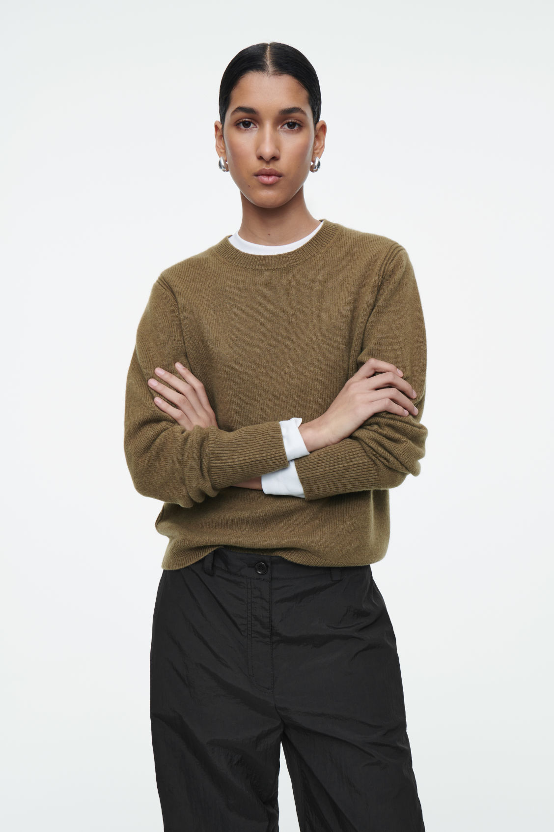 10 Methods to Model a Cashmere Sweater That Really feel Very 2025