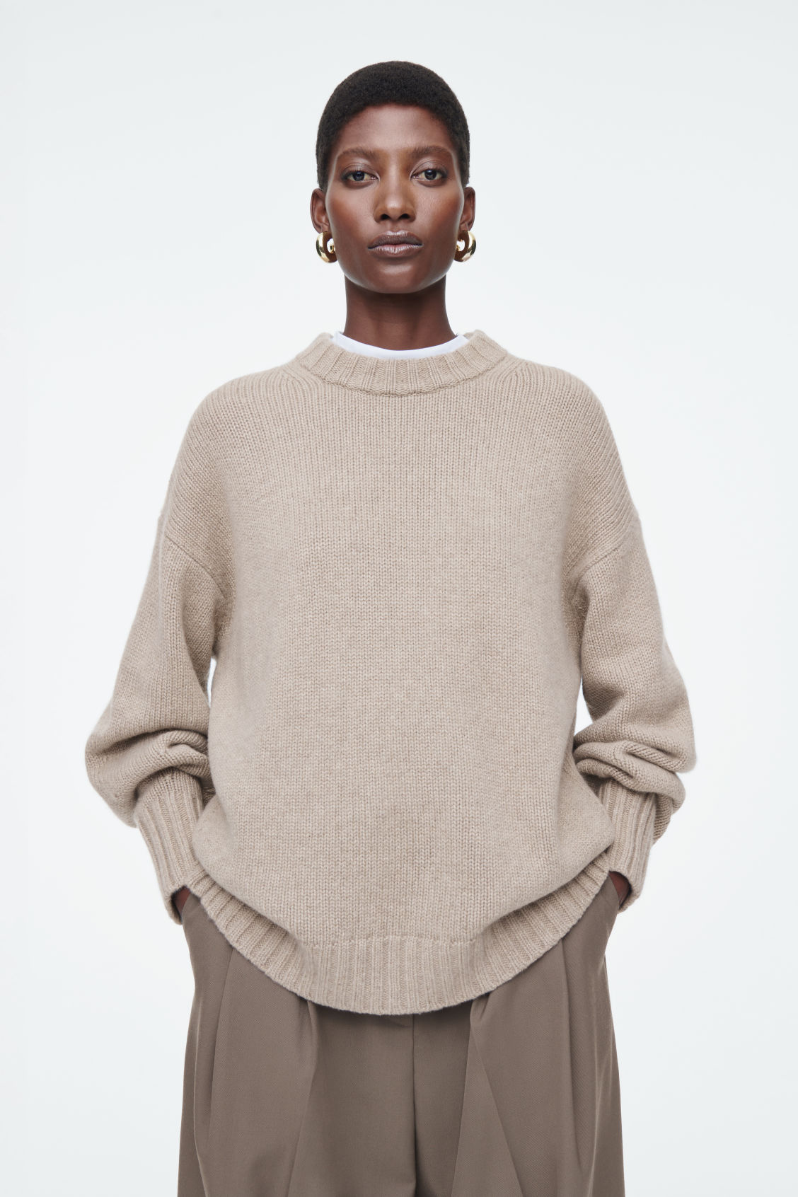 10 Methods to Model a Cashmere Sweater That Really feel Very 2025