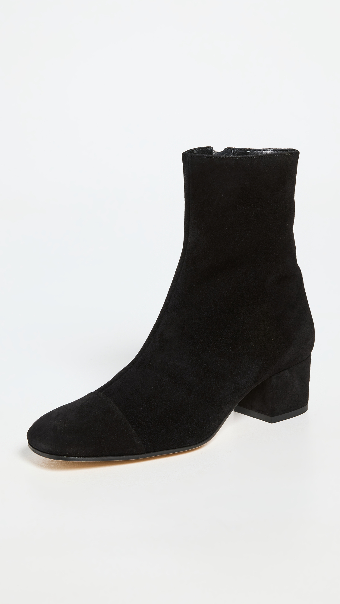 15 Outfits to Put on With Your Black Ankle Boots
