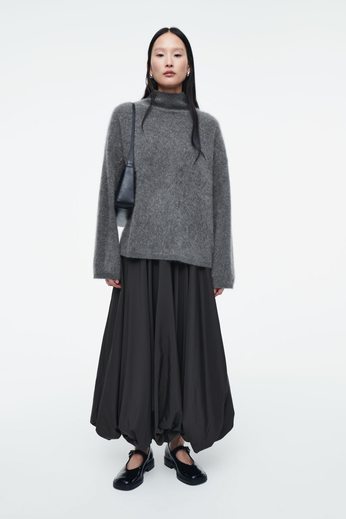 10 Methods to Model a Cashmere Sweater That Really feel Very 2025