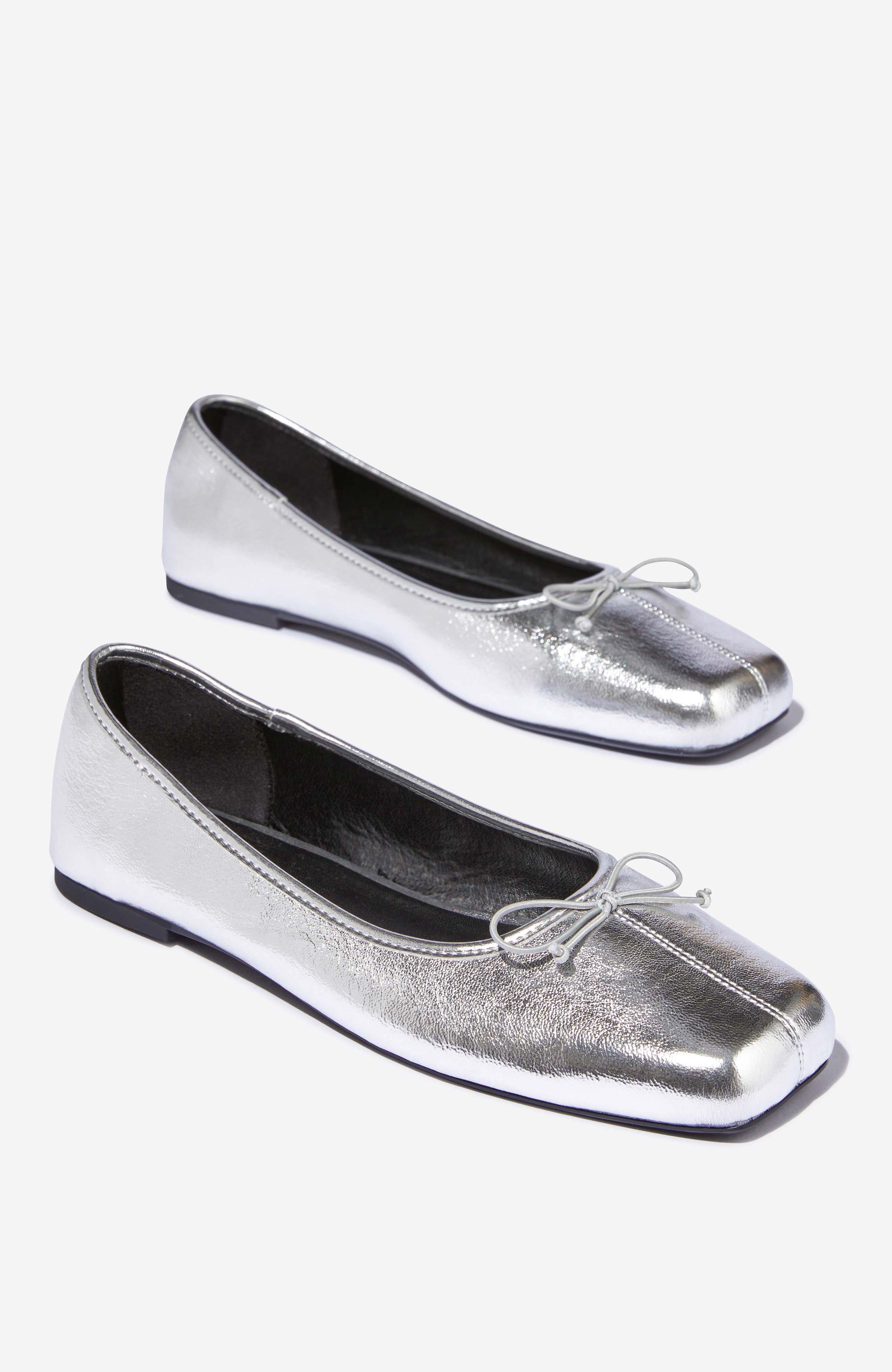 I am a Trend Editor—I Attain For This Easy Wardrobe Important After I Do not Know What to Put on